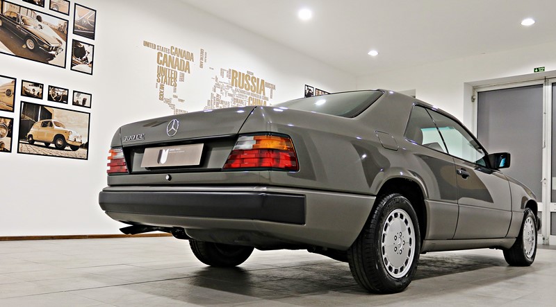 1988 Mercedes Benz 300CE